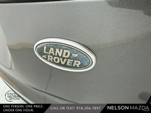 Used 2018 Land Rover Range Rover Velar R-Dynamic HSE AWD/4WD image 15