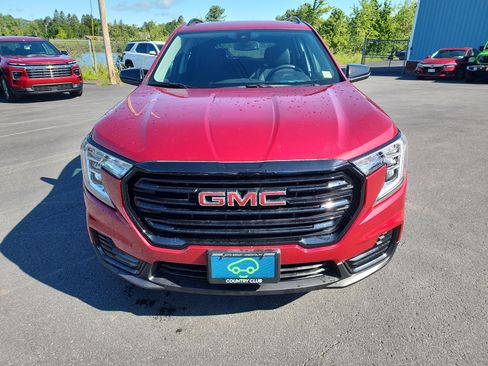 Certified 2024 GMC Terrain SLE w/ Driver Convenience Package AWD/4WD image 3