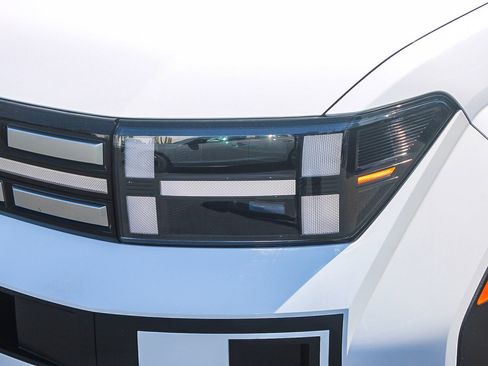 Used 2024 Hyundai Santa Fe SE image 5