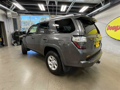 Used 2014 Toyota 4Runner SR5 RWD image 3