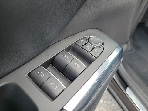 Certified 2025 Chevrolet Traverse RS FWD image 30