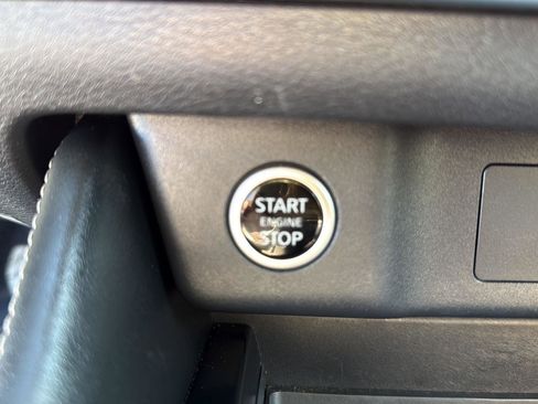 Used 2023 Nissan Rogue SL image 32