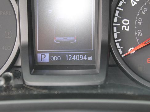 Used 2020 Toyota Tacoma SR image 18