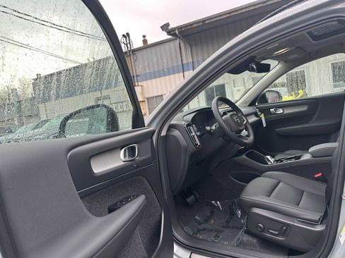 New 2026 Volvo XC40 B5 Plus w/ Protection Package Premier image 20