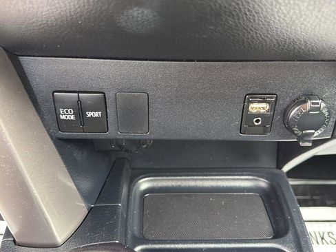 Used 2016 Toyota RAV4 LE AWD/4WD image 27