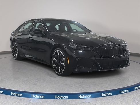 Used 2026 BMW 530i w/ M Sport Package image 4