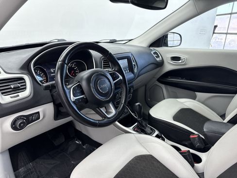 Used 2019 Jeep Compass Latitude w/ Popular Equipment Group image 12