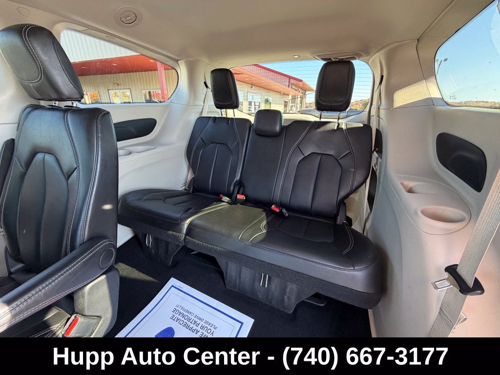 Used 2024 Chrysler Pacifica Touring-L FWD image 14