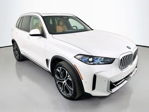 New 2026 BMW X5 xDrive50e w/ Premium Package image 3