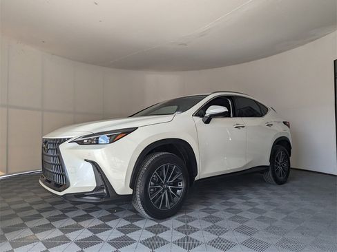 Used 2025 Lexus NX 250 FWD image 4