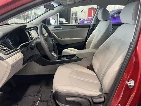 Used 2019 Hyundai Sonata SE FWD image 11