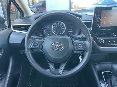 Used 2020 Toyota Corolla LE image 12