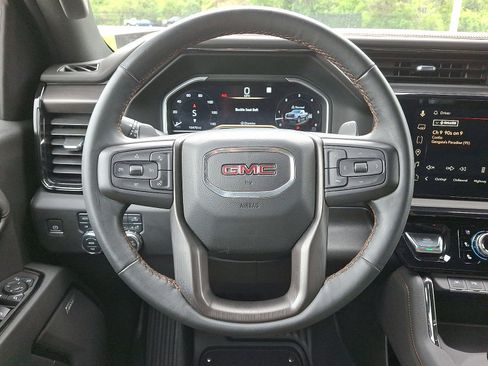 Used 2023 GMC Sierra 1500 AT4 w/ Technology Package AWD/4WD image 16