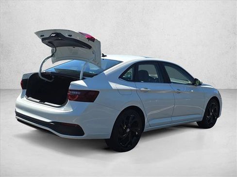 New 2026 Volkswagen Jetta SE FWD image 2