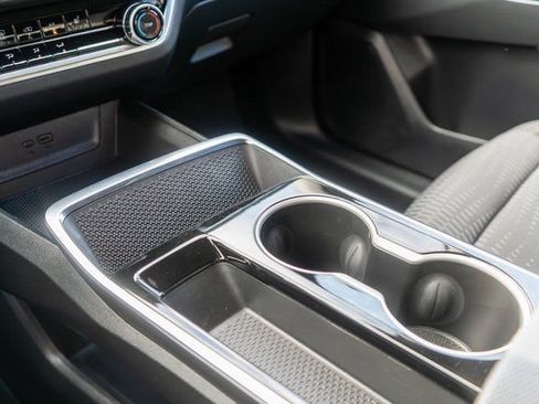 Used 2025 Chevrolet Equinox LT image 30