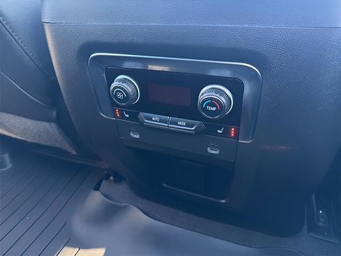 Used 2022 Chevrolet Tahoe High Country image 15