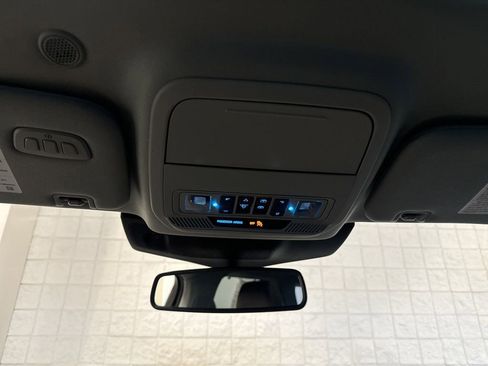 Used 2020 Ford Explorer Limited AWD/4WD image 25