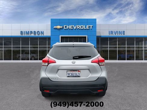 Used 2019 Nissan Kicks S FWD image 7