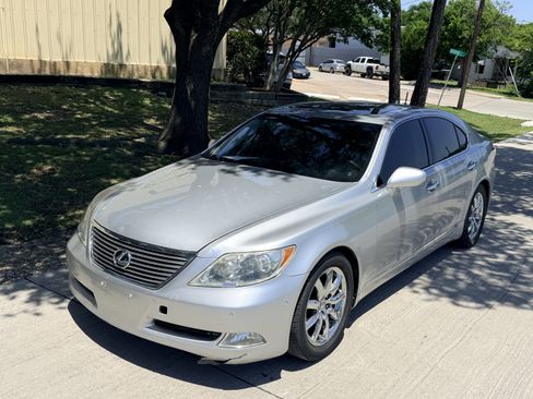 Used 2008 Lexus LS 460 RWD image 4