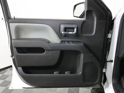 Used 2018 Chevrolet Silverado 1500 Custom image 12