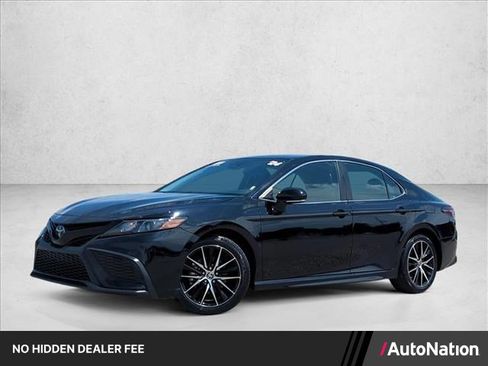 Used 2024 Toyota Camry SE FWD image 1