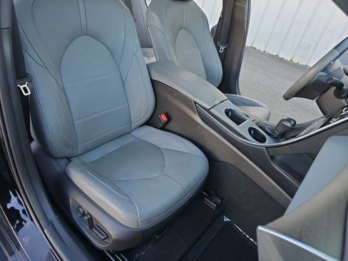 Used 2021 Toyota Avalon Limited image 14