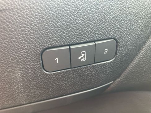 Used 2017 Chevrolet Traverse LT FWD image 12