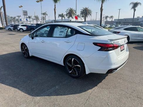 New 2025 Nissan Versa SR w/ Trunk Package image 4