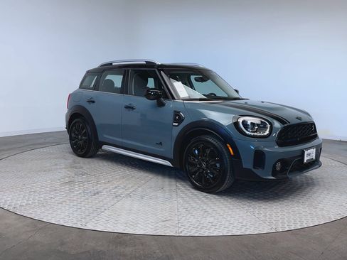 Used 2024 MINI Cooper Countryman S w/ Premium Package image 2