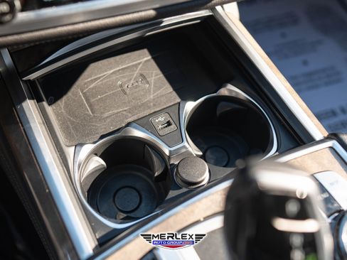 Used 2020 BMW 750i xDrive xDrive M SPORT LINE w/ Executive Package image 38