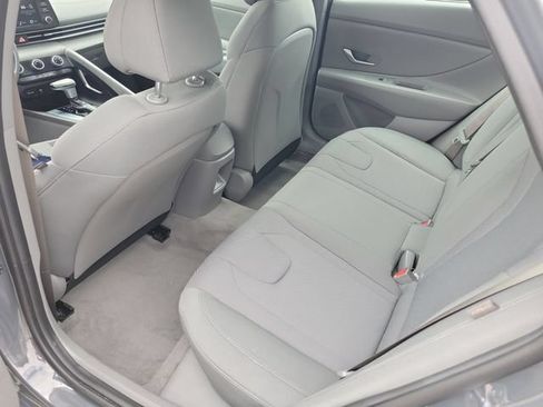 Certified 2026 Hyundai Elantra SE FWD image 22