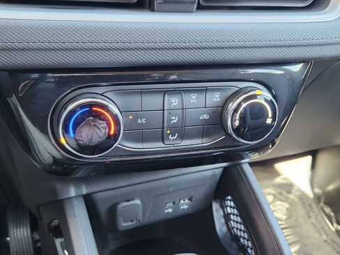 Used 2025 Chevrolet TrailBlazer LT image 10