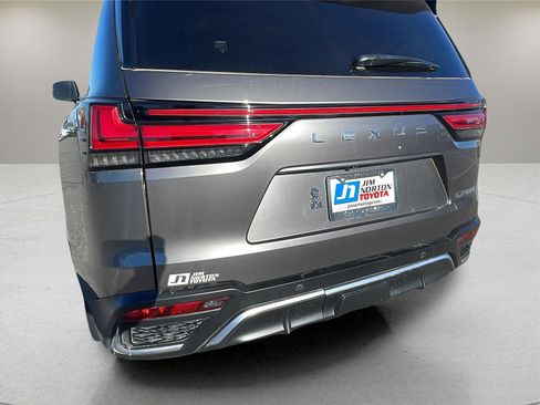 Used 2024 Lexus LX 600 F Sport image 12