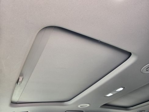 Used 2021 Buick Enclave Avenir FWD image 23