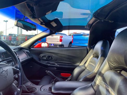 Used 1999 Chevrolet Corvette Coupe w/ Roof Pkg image 12