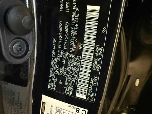 Certified 2024 Toyota 4Runner Limited AWD/4WD image 38