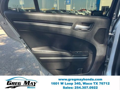 Used 2022 Chrysler 300 S RWD image 17
