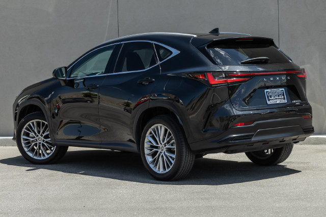 Used 2024 Lexus NX 350h AWD w/ Luxury Package image 3
