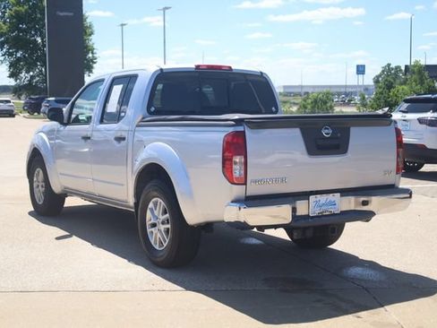 Used 2019 Nissan Frontier SV RWD image 6