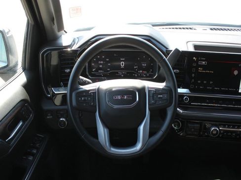 Used 2025 GMC Sierra 1500 SLT image 11