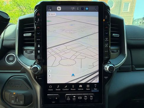 New 2026 RAM 3500 Laramie AWD/4WD image 19