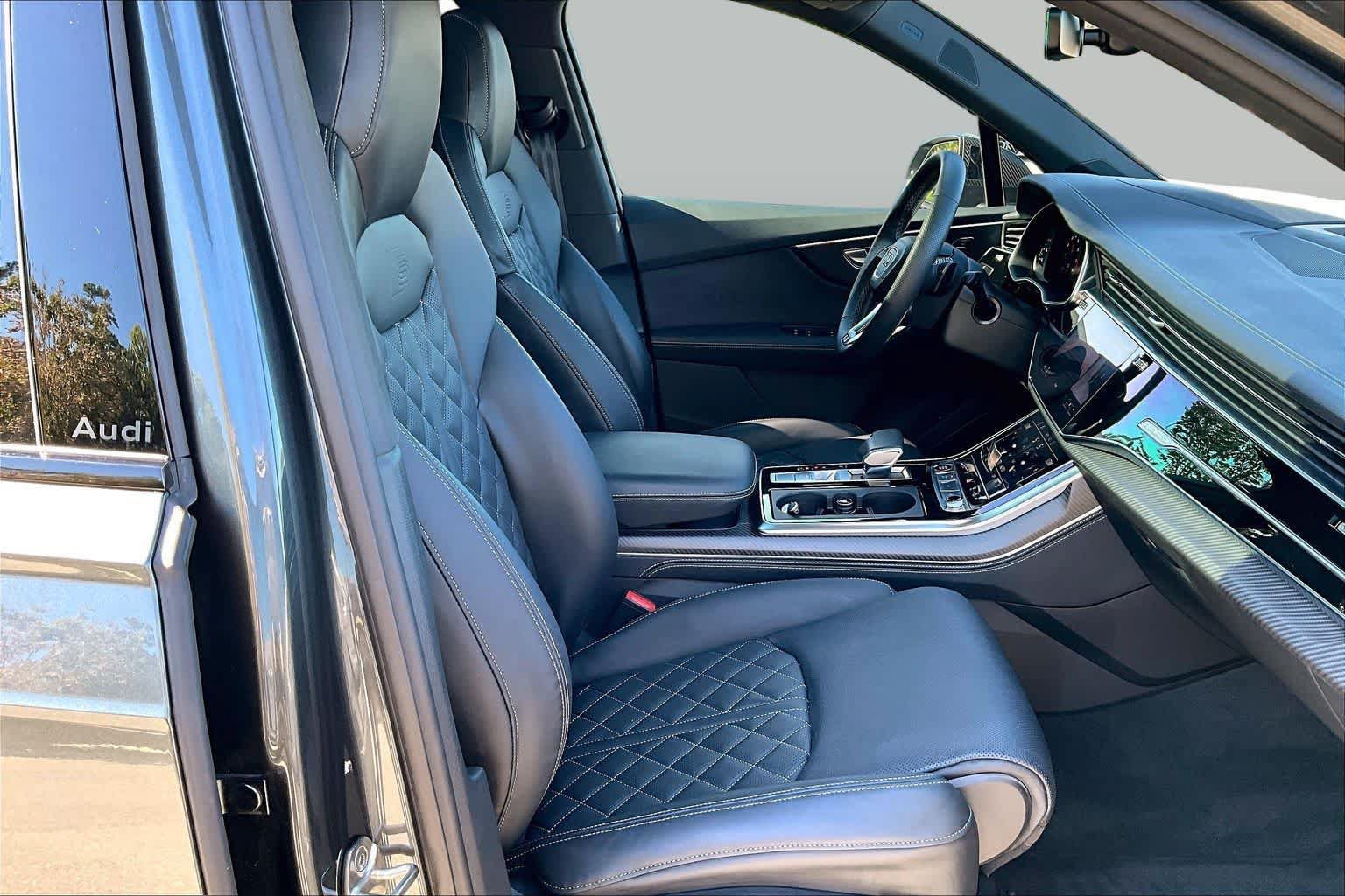 Used 2025 Audi SQ7 Prestige AWD/4WD image 8