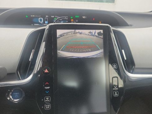 Used 2017 Toyota Prius Prime Premium FWD image 10