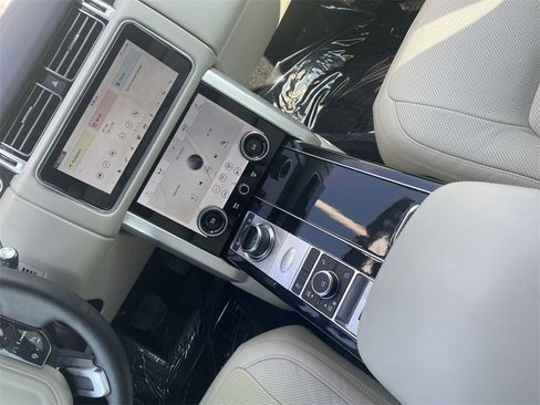 Used 2020 Land Rover Range Rover Long Wheelbase HSE image 15