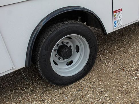 New 2025 Ford F550 4x4 Regular Cab Super Duty image 20