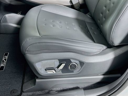 New 2026 Kia EV9 Wind AWD/4WD image 17