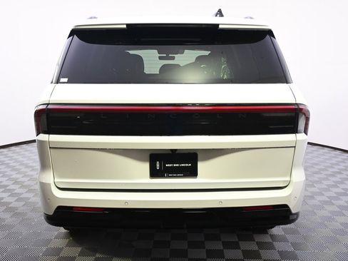 New 2025 Lincoln Navigator Reserve w/ Jet Appearance Package image 5
