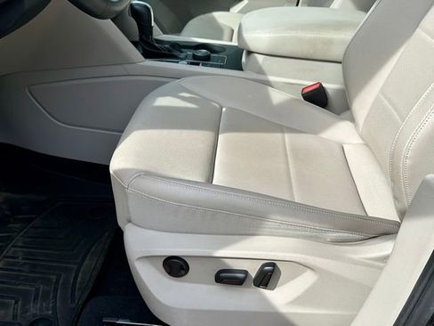 Used 2021 Volkswagen Atlas SE w/ Panoramic Sunroof Package image 14