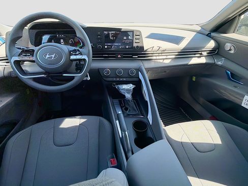 New 2026 Hyundai Elantra SE image 15