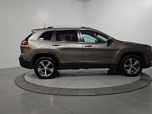 Used 2019 Jeep Cherokee Limited w/ Luxury Group AWD/4WD image 7